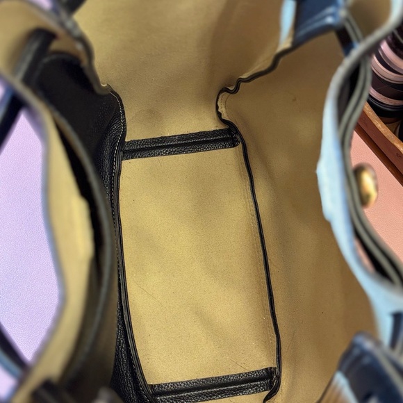 TORY BURCH ROMY SUEDE BUCKET BAG- IN BLACK - Picture 5 of 10